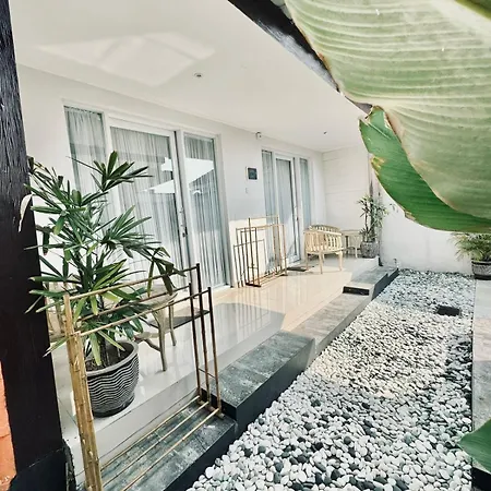 Nyoman Villa